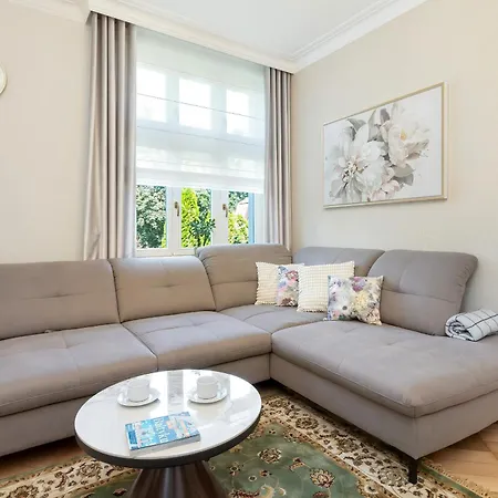 Elegancki Z Tarasem I Ogrodem W Sopocie By Rent Like Apartment