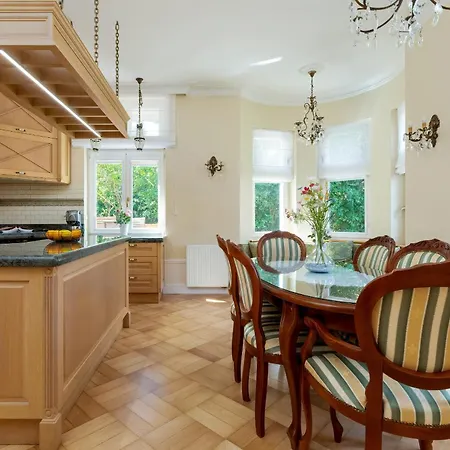 Elegancki Z Tarasem I Ogrodem W Sopocie By Rent Like Sopot