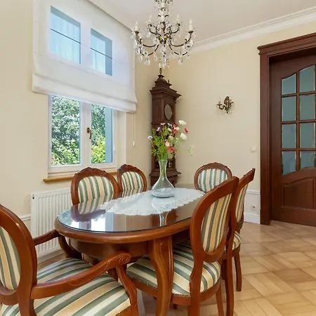 Elegancki Z Tarasem I Ogrodem W Sopocie By Rent Like Daire Sopot